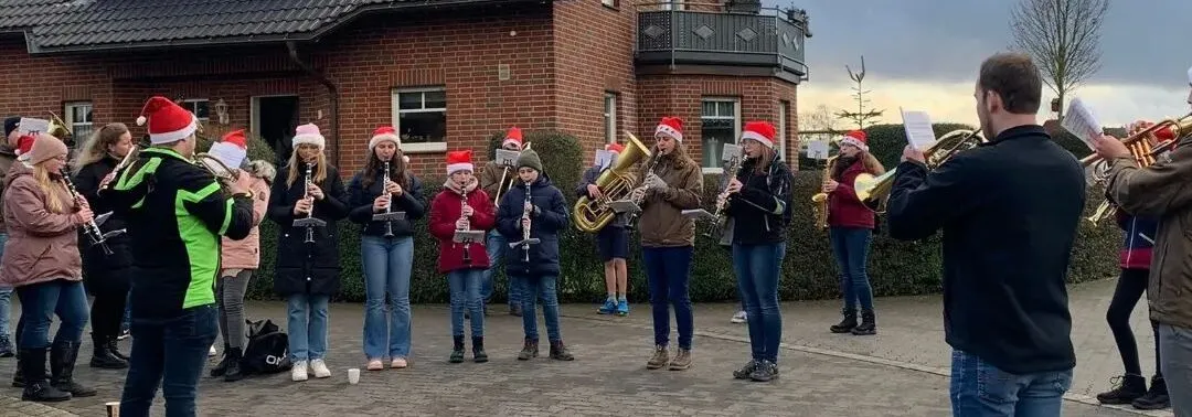 Weihnachtslieder im Ort