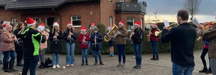 Weihnachtslieder im Ort